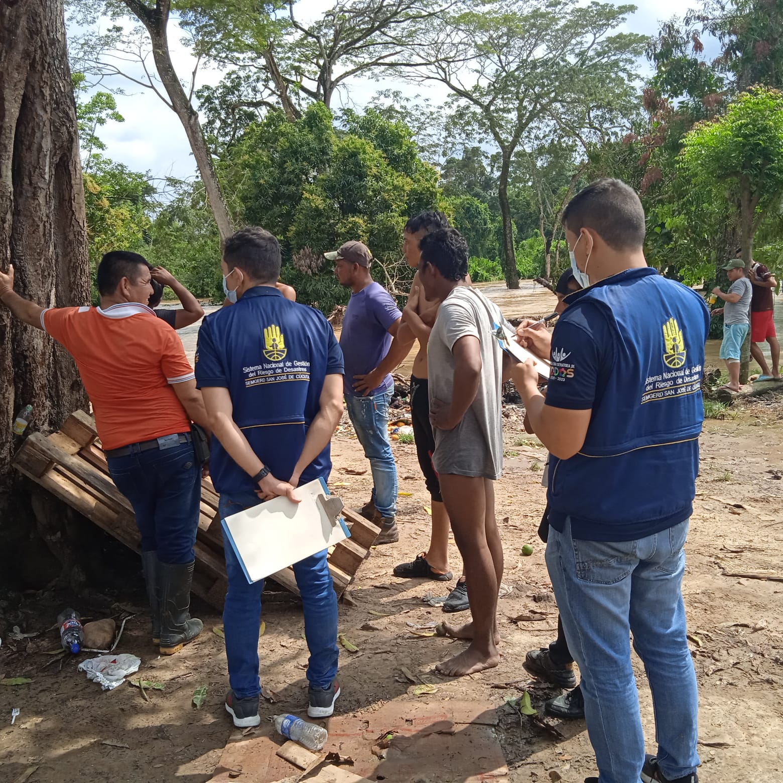 ALCALDÍA DE CÚCUTA ATENDIÓ EMERGENCIA EN LA ZONA RURAL POR EL DESBORDAMIENTO DEL RÍO GUARAMITO »