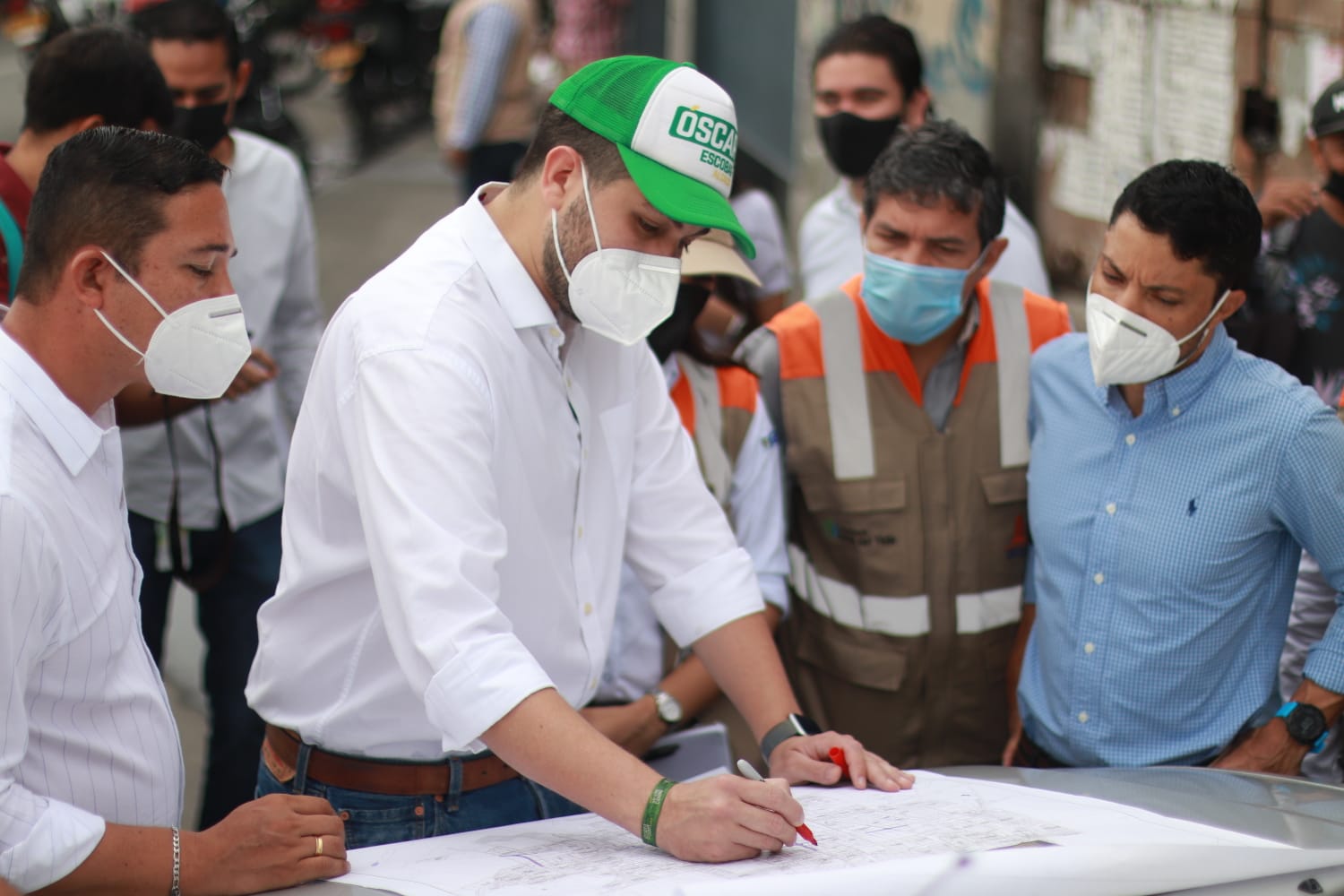 Alcalde Óscar Escobar y consorcio de la malla vial visitaron sitios donde se harán las obras de movilidad