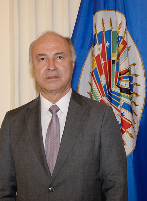 Enrique Gil, ex ministro de justicia de Colombia: ´la paz es un principio fundamental como la dignidad´