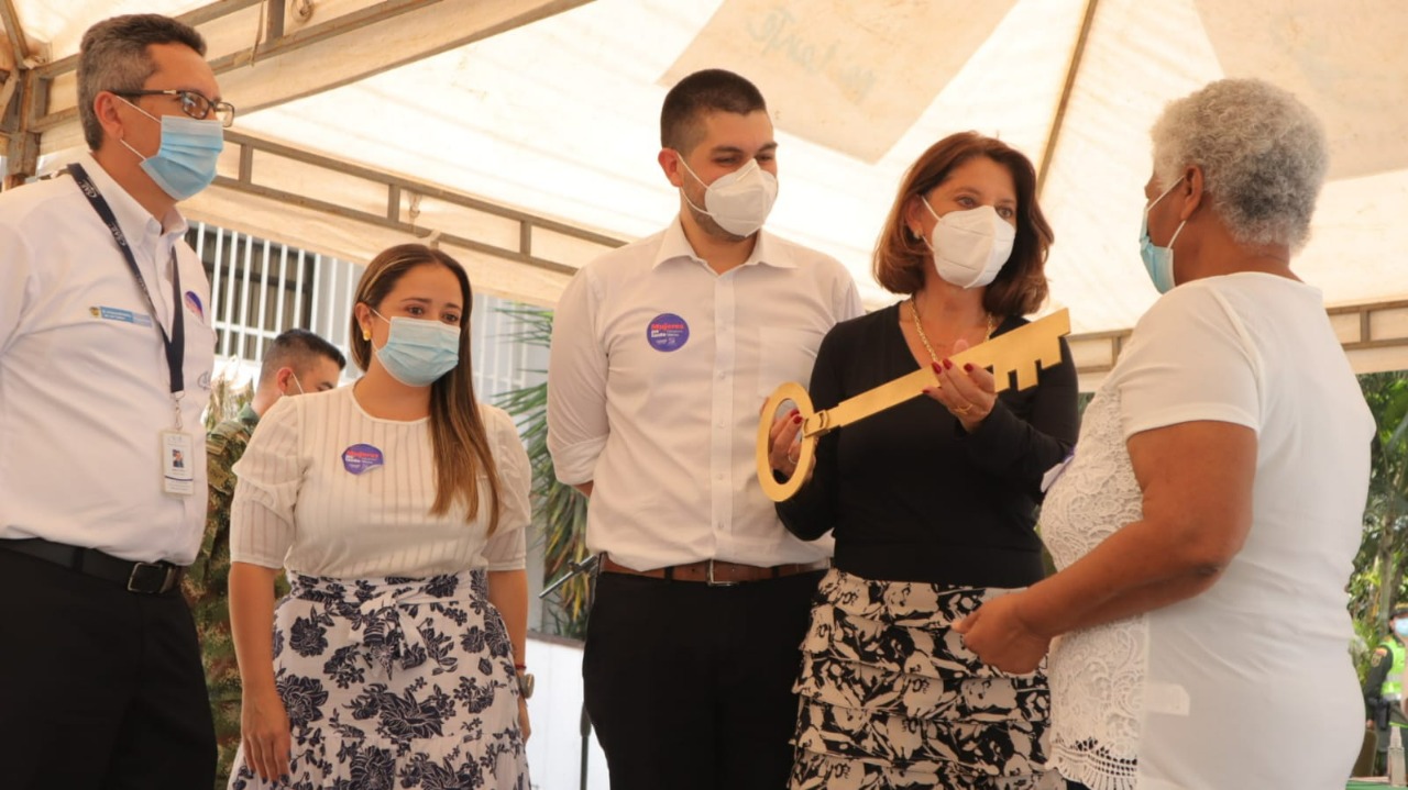 Vicepresidenta Marta Lucía Ramírez hizo entrega simbólica de la Casa de Mujeres Empoderadas en Palmira