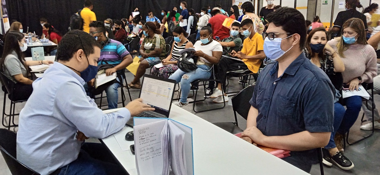 ¡Todo un éxito! 700 personas asistieron a la rueda de empleabilidad convocada por la Alcaldía de Palmira