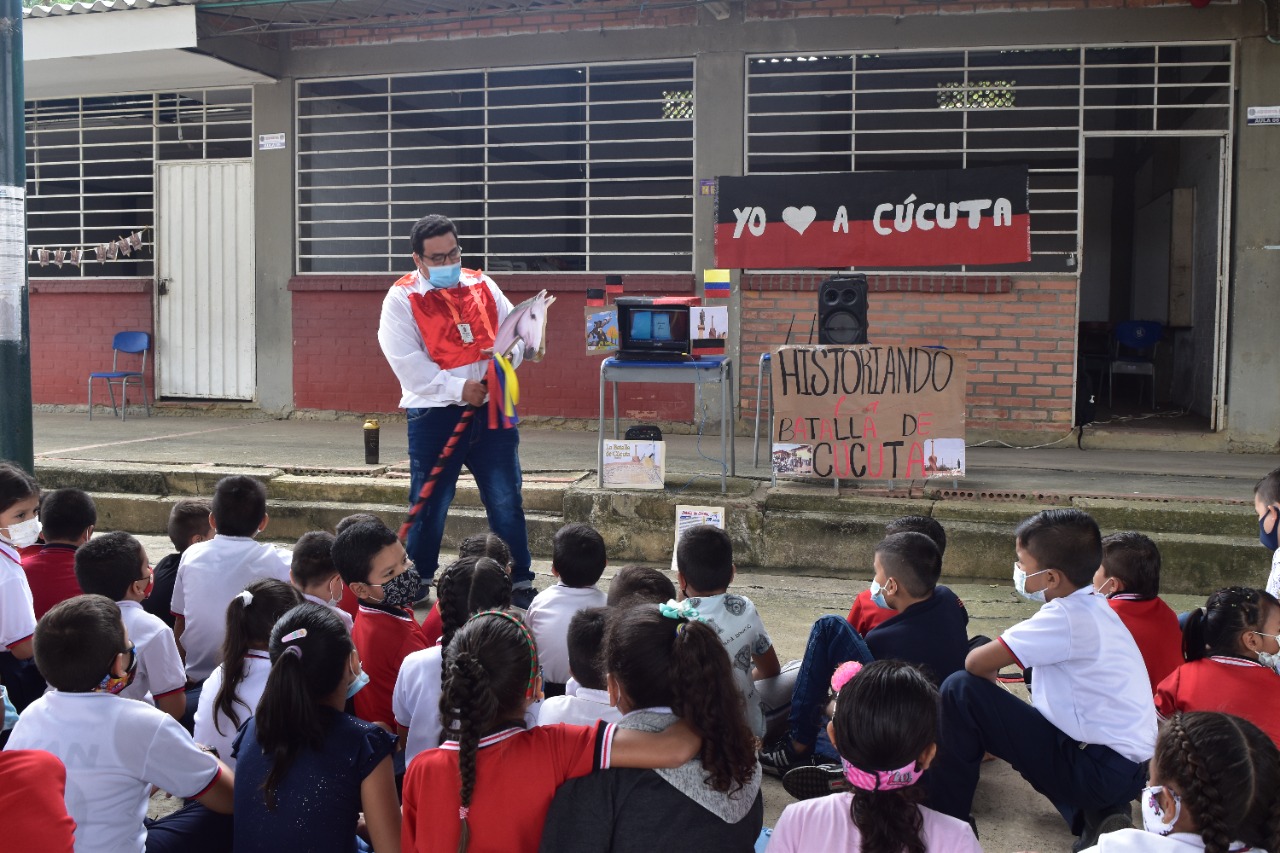 CON RALLYS LITERARIOS SE CONMEMORÓ LA BATALLA DE CÚCUTA EN INSTITUCIONES EDUCATIVAS DE LA CIUDAD »