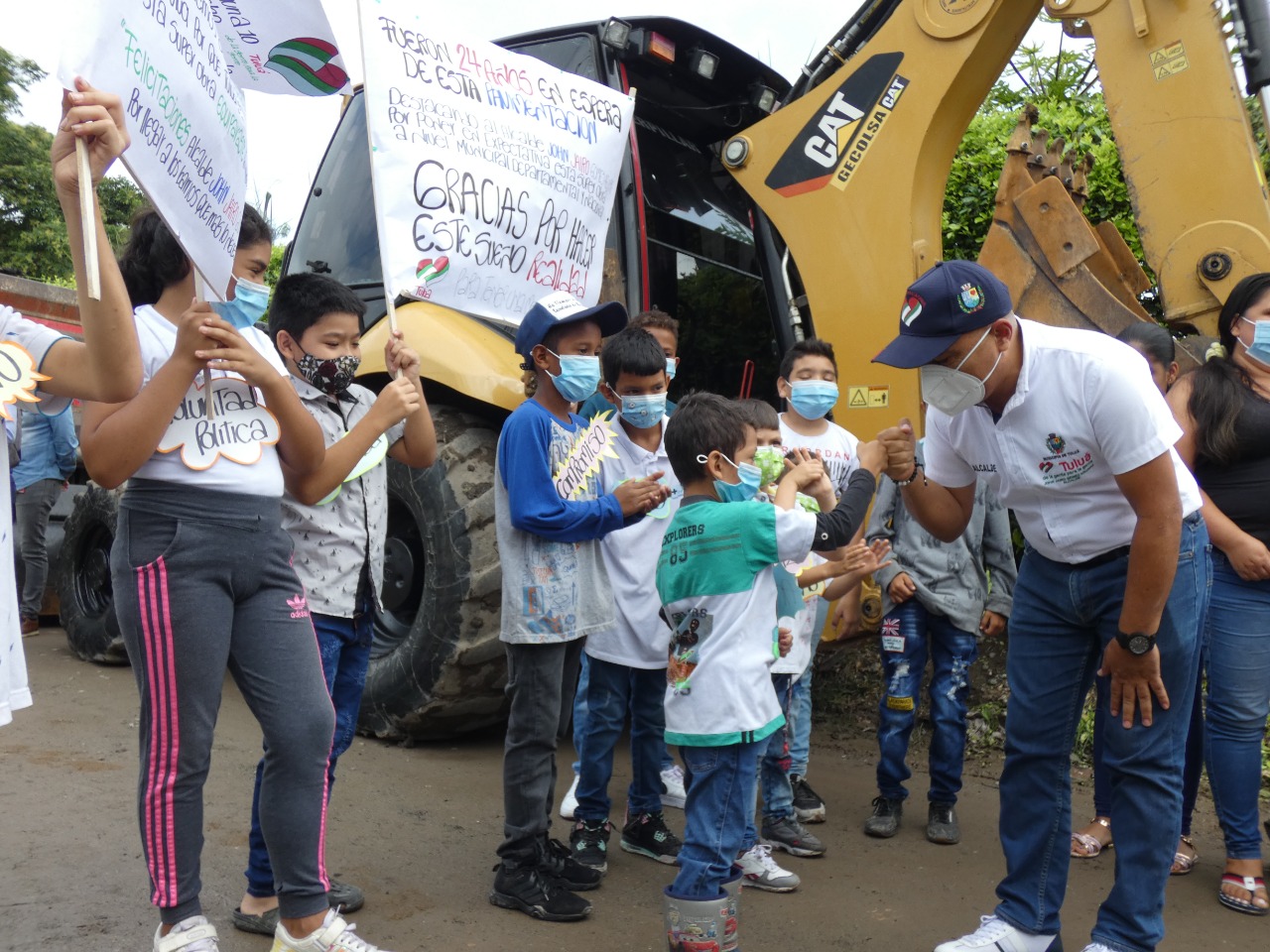 El Alcalde de Tuluá inició oficialmente las obras de pavimentación en el barrio El Paraíso - Alcaldía de Tuluá