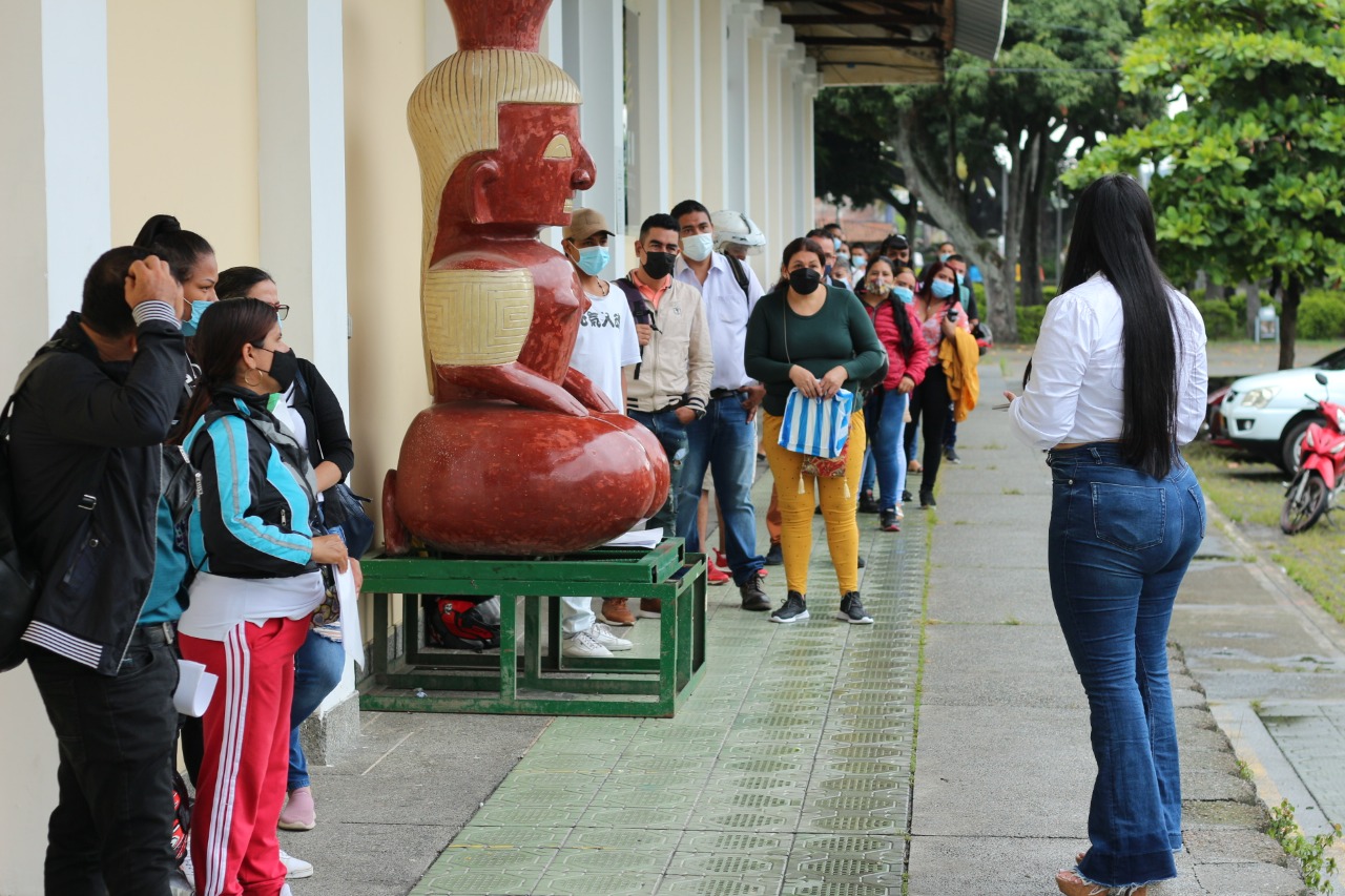 Más de 100 palmiranos acudieron a la exitosa jornada de empleo realizada por la Alcaldía Municipal en articulación con Comfenalco Valle