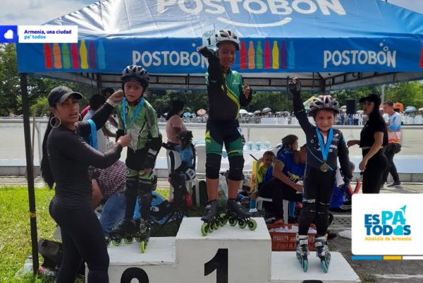 Ante más de 500 participantes nacionales, deportistas lograron 18 medallas en festival de patinaje