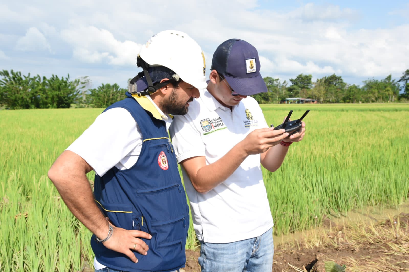 ALCALDÍA CONTINÚA ATENDIENDO LAS EMERGENCIAS PRESENTADAS POR LAS LLUVIAS EN LA ZONA RURAL DE CÚCUTA »