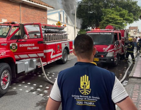 Alcaldía de Palmira realiza balance de daños luego del incendio en la fábrica de colchones