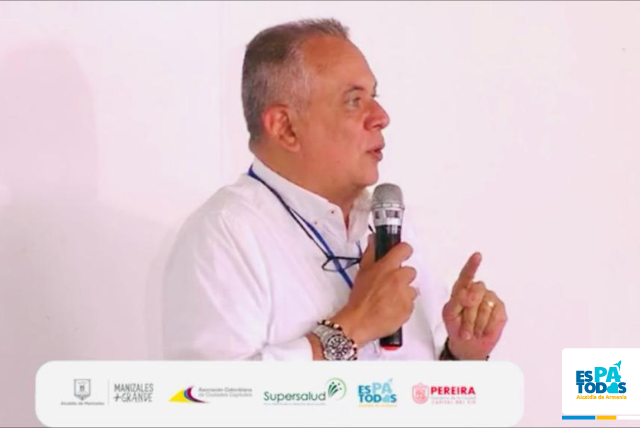 En Asocapitales y ante la SuperSalud, Alcalde alerta por estado de red pública de hospitales