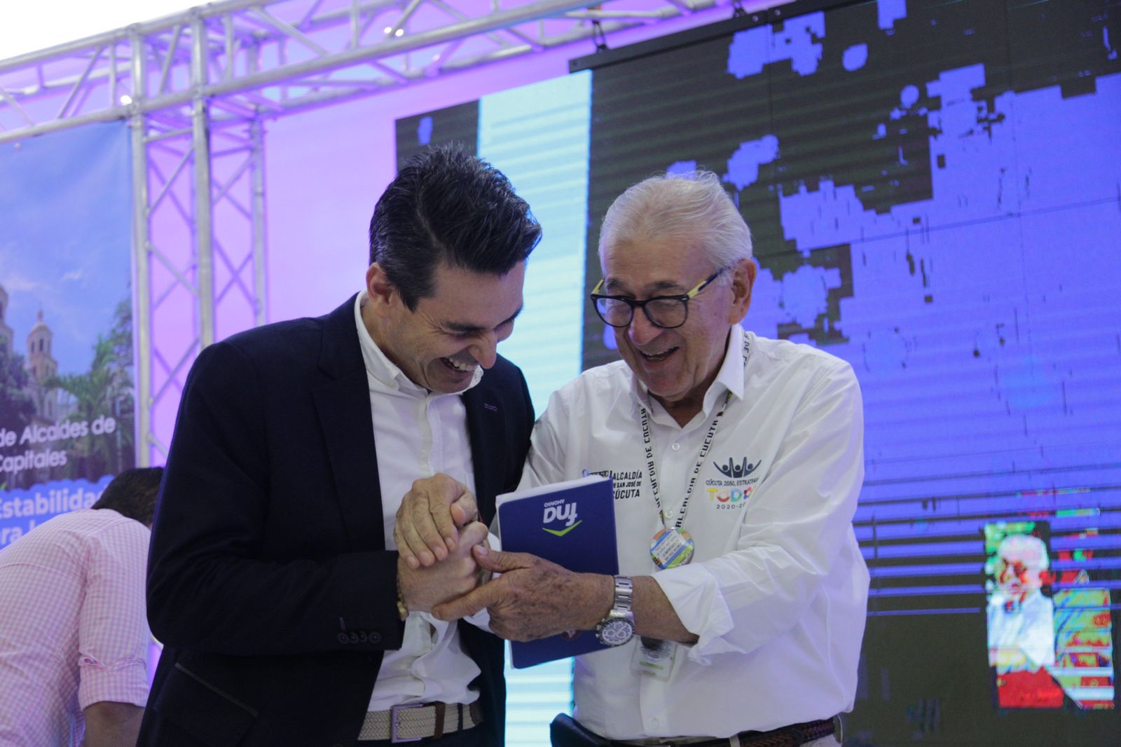FORO DE COMPETITIVIDAD REUNIÓ A ALCALDES DE 6 CIUDADES CAPITALES EN CÚCUTA »
