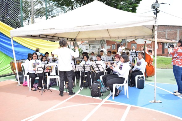 La cultura y el deporte se tomaron la cancha del barrio Harold Eder