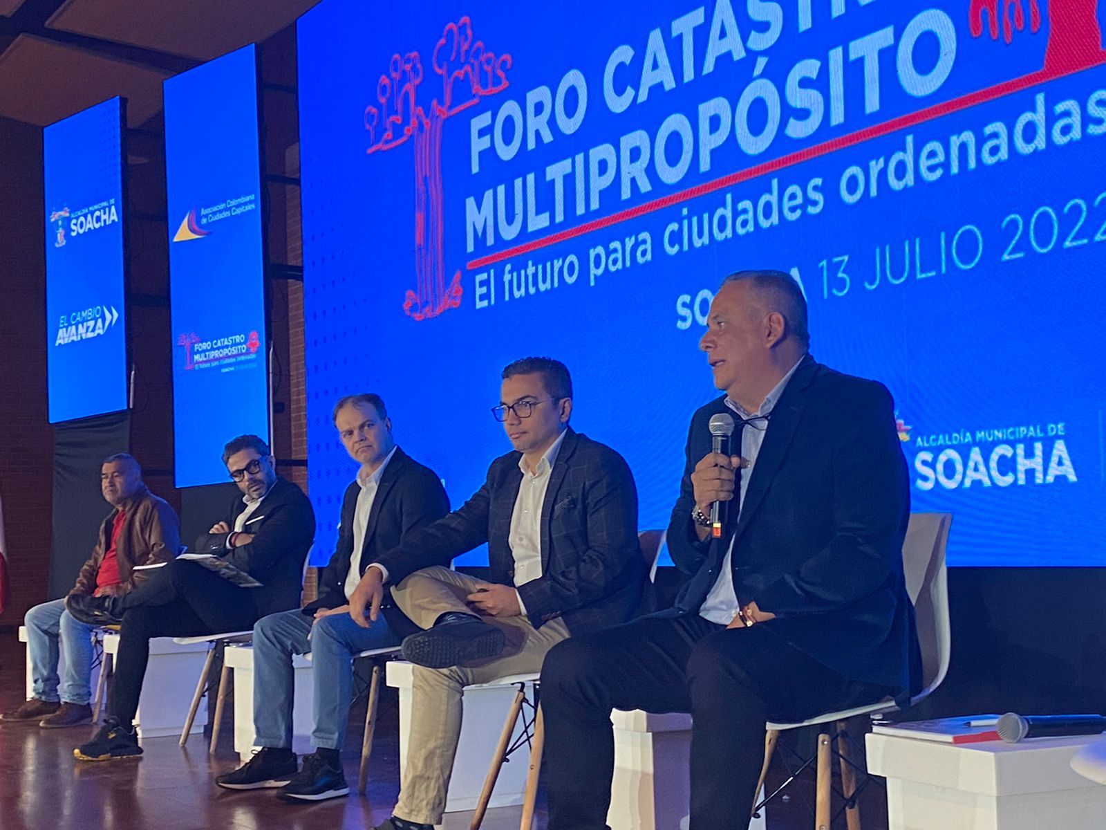 Alcalde participó de foro de Catastro en Soacha; una herramienta clave para el desarrollo de las ciudades