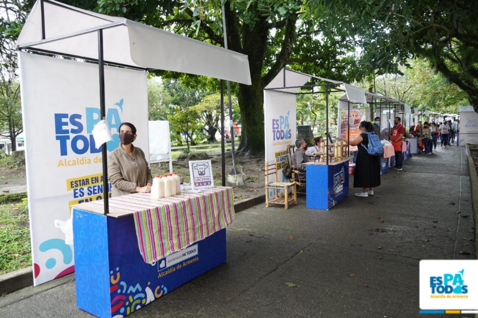 Hoy, cerca de 20 expositores en la feria Emprendedores Cuyabros en tu Barrio en el parque Los Fundadores