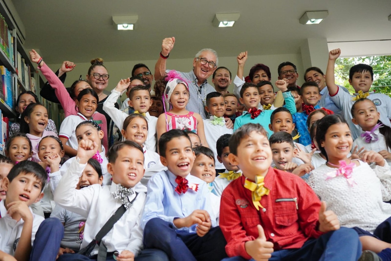 CUCUTEÑOS VUELVEN A DISFRUTAR DE LAS BIBLIOTECAS DEL MUNICIPIO »