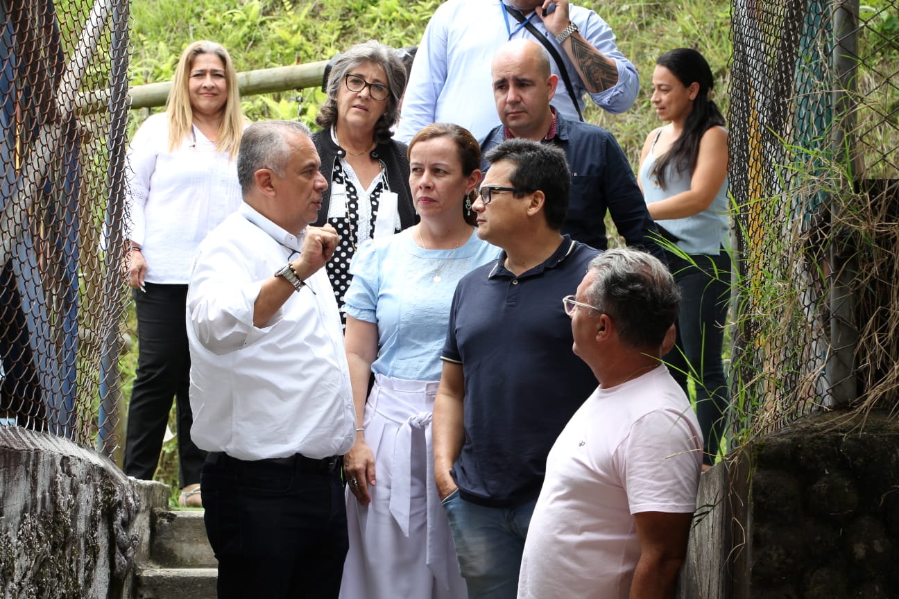 El alcalde continúa visitando los barrios y escuchando a los cuyabros; esta vez llegó a Las Colinas