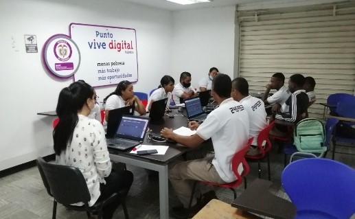 Terminó el segundo trimestre con 195 estudiantes quienes cursaron diversas capacitaciones en los Puntos Vive Digital