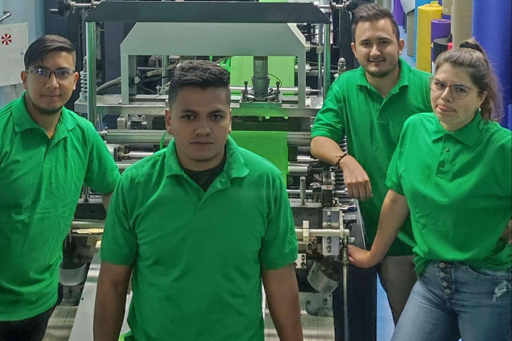 Bolsas ecológicas con la joven empresa en crecimiento Ecovixus