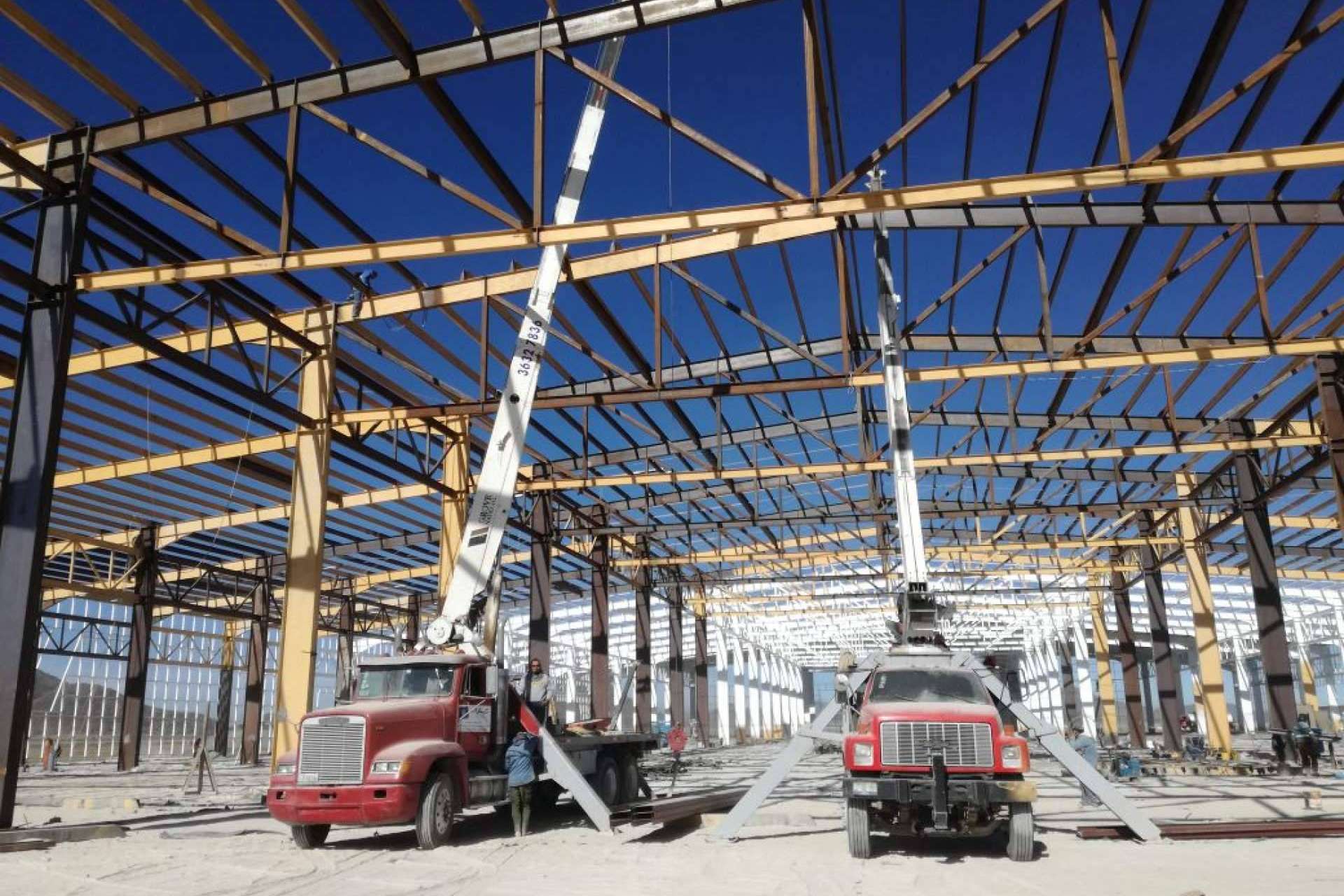 Renta de grúas titán con los servicios de Grúas Industriales MAC