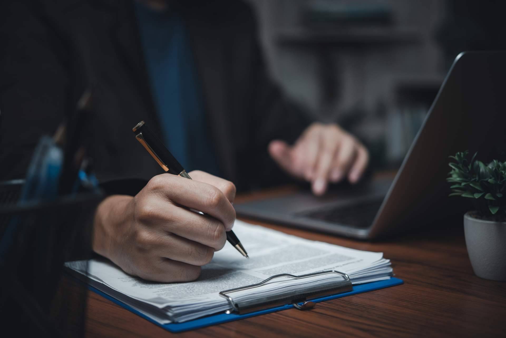 ¿Cómo actuar en casos de incumplimiento contractual?, por Grupo Legal Gebeloff