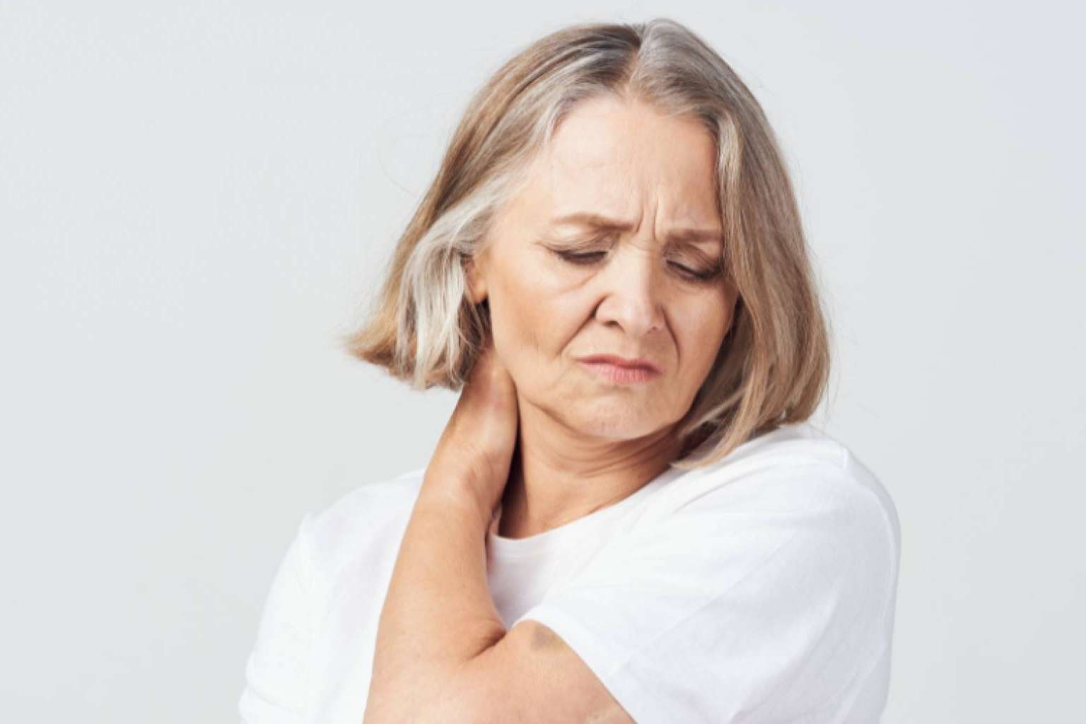 Menopausia en Forma habla de las causas, tratamiento y prevención de los dolores articulares en la menopausia