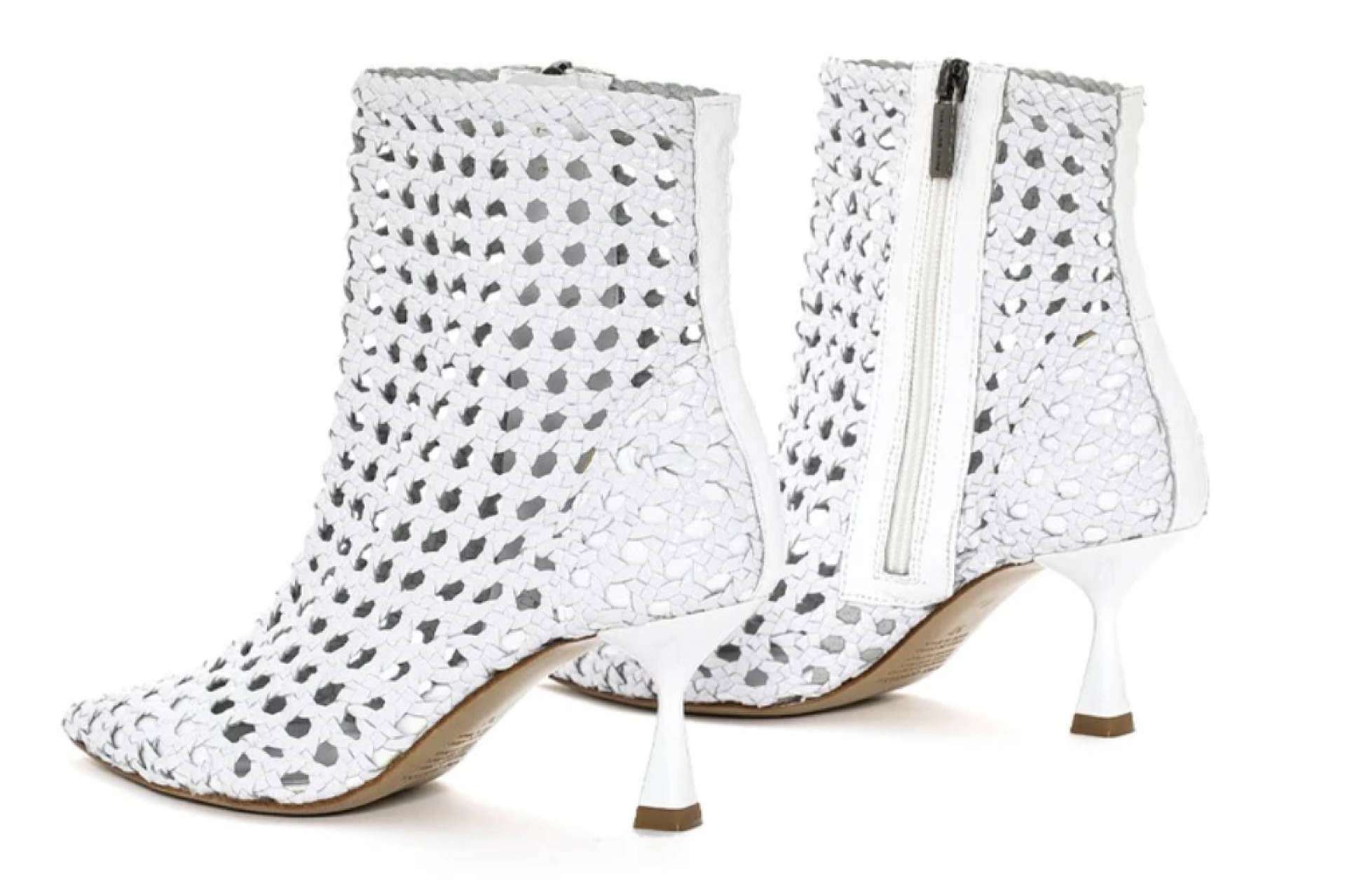 Elegancia primaveral. Descubrir los zapatos trenzados de Pons Quintana